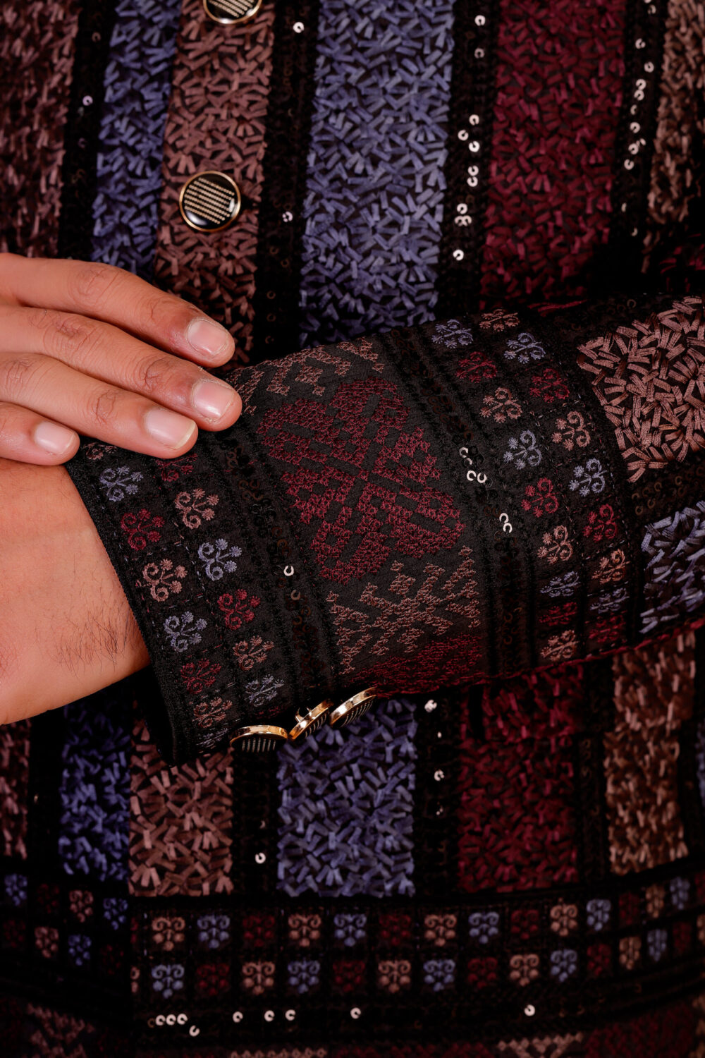 Traditional Elegance with Royal Charm - Image 4