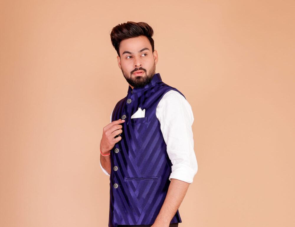 Effortless Chic: Men's Layering Half Jacket - Image 5