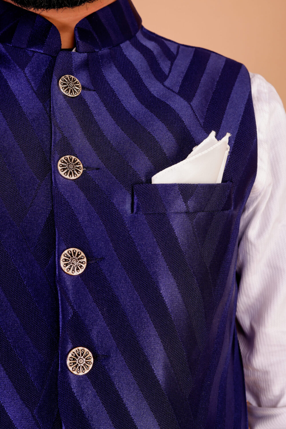 Effortless Chic: Men's Layering Half Jacket - Image 2